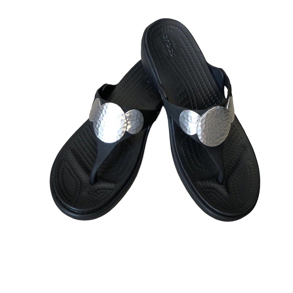 Crocs Black Sanrah Silver Hammered Metallic Circle Wedge Thong Sandals Size 7
